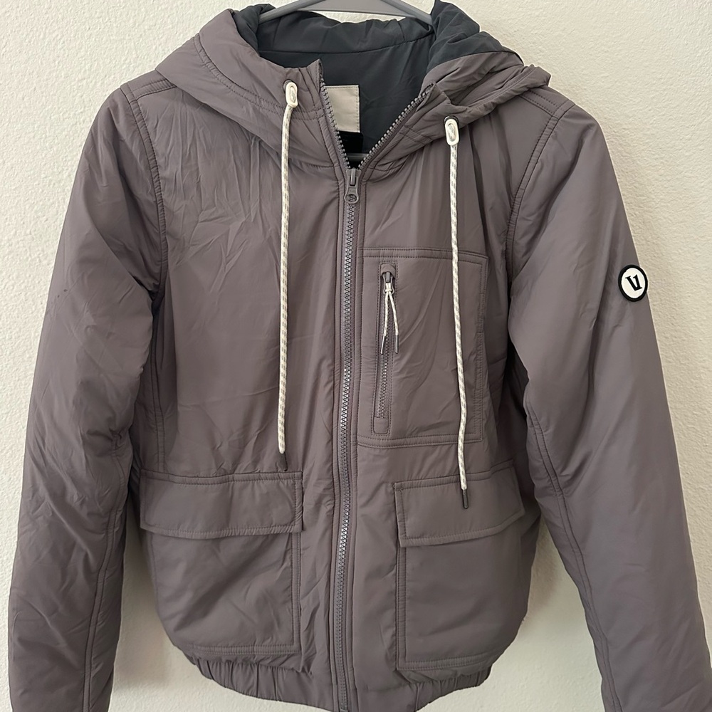 Vuori Women's Gray Hooded Puffer Jacket